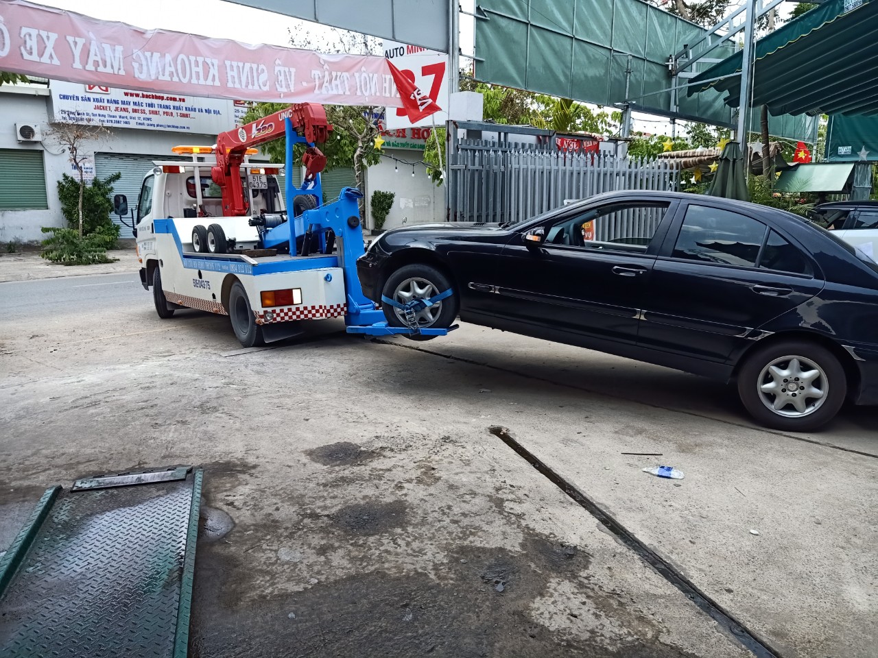 XE CỨU HỘ 24/7 cung cấp dịch vụ cứu hộ xe ô tô, cứu hộ oto sài gòn - vận chuyển xe ô tô xuyên Việt