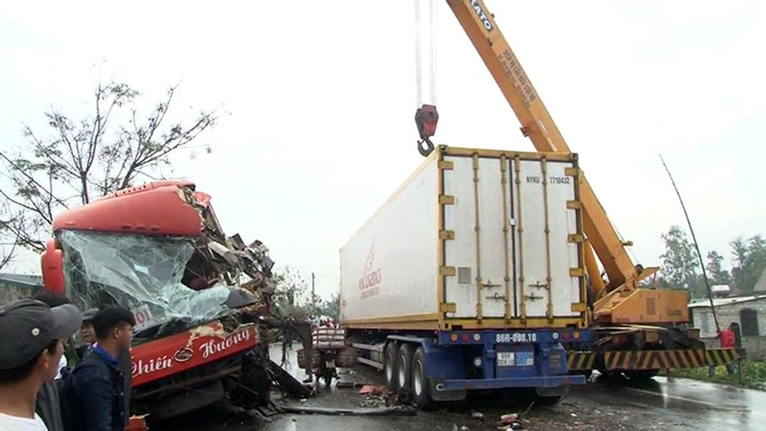 [Xe cứu hộ 24/7] Cứu hộ xe ô tô quận 7, cứu hộ ô tô Sài Gòn tận nơi, nhanh chóng.